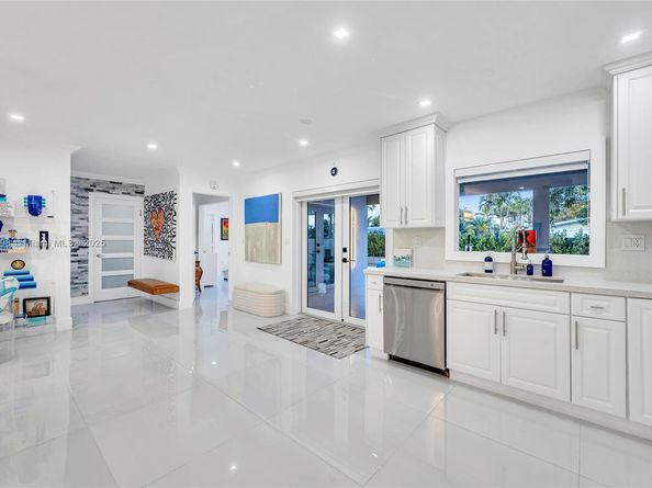 8501 SW 142nd St, Palmetto Bay FL 33158
