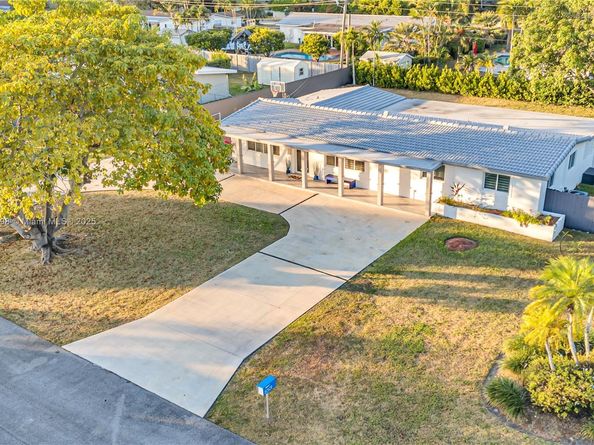 8501 SW 142nd St, Palmetto Bay FL 33158