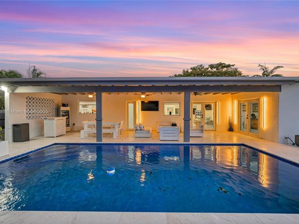 8501 SW 142nd St, Palmetto Bay FL 33158