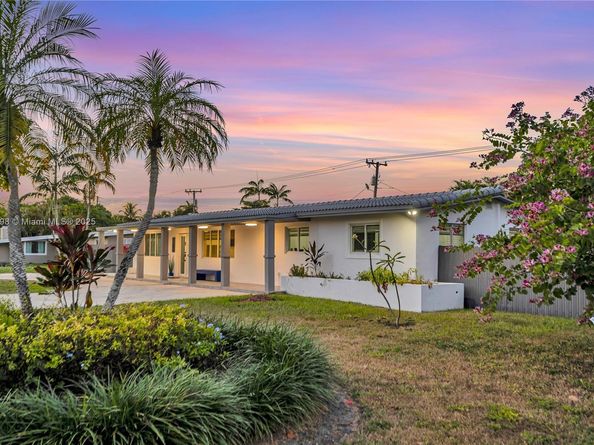 8501 SW 142nd St, Palmetto Bay FL 33158