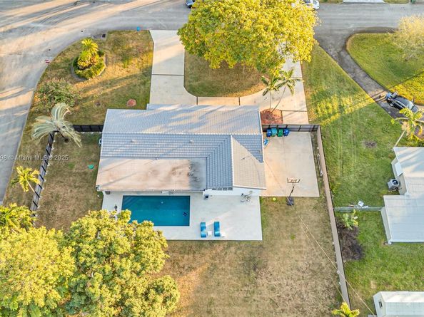 8501 SW 142nd St, Palmetto Bay FL 33158
