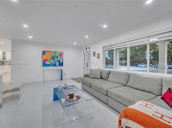 8501 SW 142nd St, Palmetto Bay FL 33158