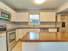 25 NE 12th St, Fort Lauderdale FL 33304