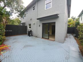 25 NE 12th St, Fort Lauderdale FL 33304