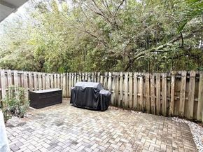 10780 NW 74th Ln, Doral FL 33178