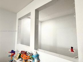 10780 NW 74th Ln, Doral FL 33178