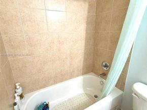 10780 NW 74th Ln, Doral FL 33178