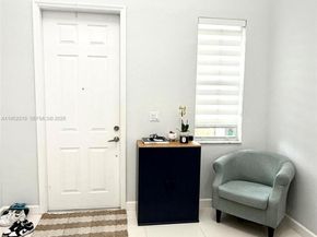 10780 NW 74th Ln, Doral FL 33178