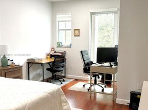 10780 NW 74th Ln, Doral FL 33178