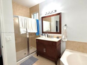 10780 NW 74th Ln, Doral FL 33178