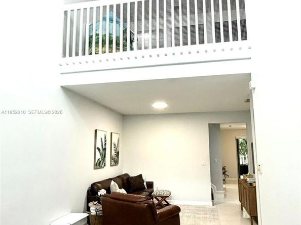 10780 NW 74th Ln, Doral FL 33178