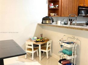 10780 NW 74th Ln, Doral FL 33178