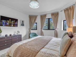 2085 Keystone Blvd, North Miami FL 33181