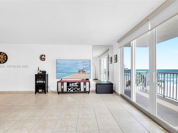 400 N Surf Rd 506, Hollywood FL 33019