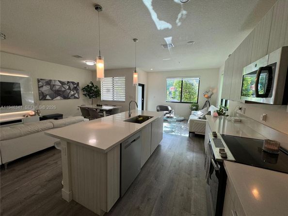 4740 NW 84th Ct 11, Doral FL 33166