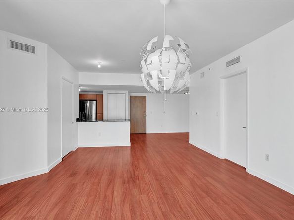 350 S Miami Ave 1403, Miami FL 33130