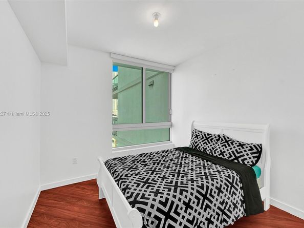350 S Miami Ave 1403, Miami FL 33130