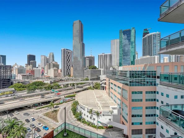 350 S Miami Ave 1403, Miami FL 33130