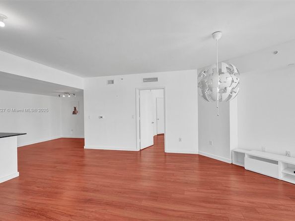 350 S Miami Ave 1403, Miami FL 33130
