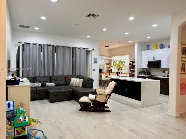 8232 NW 128th Ln 39F, Parkland FL 33076