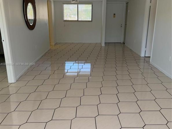 8415 SW 107th Ave 208W, Miami FL 33173