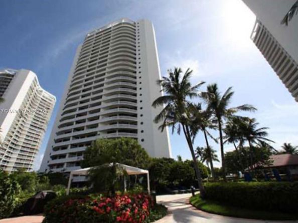 3000 Island Blvd 325, Aventura FL 33160