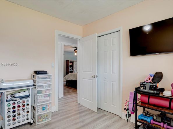 651 NW 15th St, Homestead FL 33030