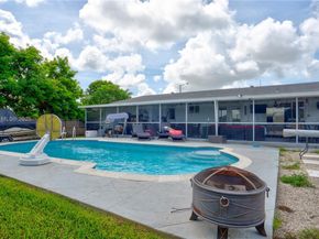 651 NW 15th St, Homestead FL 33030