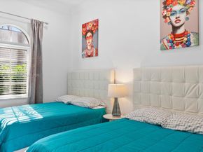 1223 Jackson St, Hollywood FL 33019