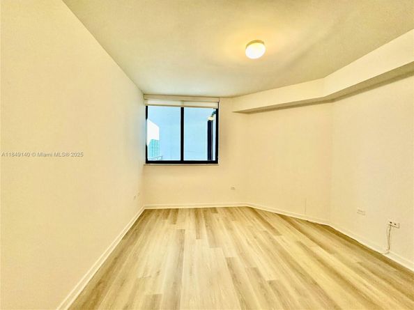 999 SW 1st Ave 2801, Miami FL 33130