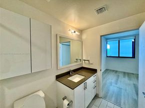 999 SW 1st Ave 2801, Miami FL 33130