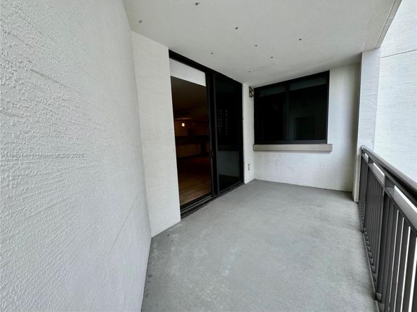 999 SW 1st Ave 2801, Miami FL 33130