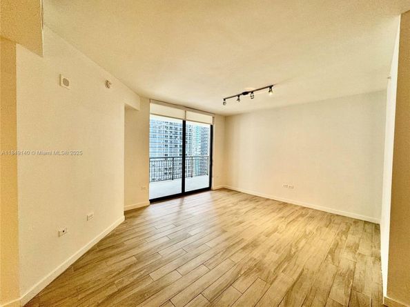 999 SW 1st Ave 2801, Miami FL 33130