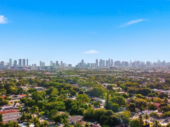 1542 NW 35th St, Miami FL 33142