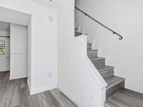 1542 NW 35th St, Miami FL 33142