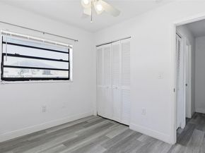 1542 NW 35th St, Miami FL 33142