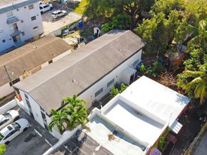 1542 NW 35th St, Miami FL 33142