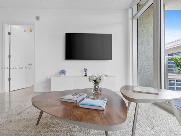 3250 NE 1st Ave 605, Miami FL 33137