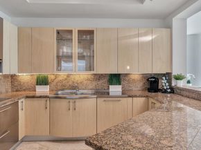100 S Pointe Dr 2208, Miami Beach FL 33139