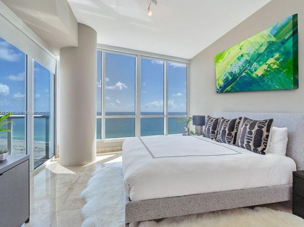 100 S Pointe Dr 2208, Miami Beach FL 33139