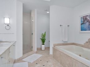 100 S Pointe Dr 2208, Miami Beach FL 33139
