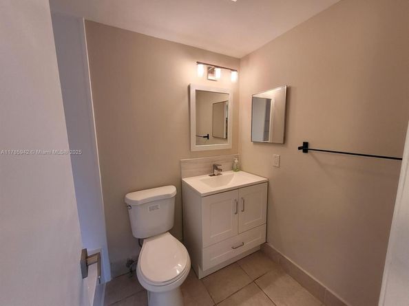 14 Salisbury A 14, West Palm Beach FL 33417
