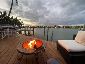 807 86th St, Miami Beach FL 33141