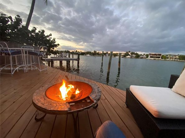 807 86th St, Miami Beach FL 33141