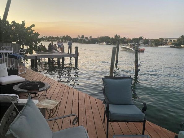 807 86th St, Miami Beach FL 33141