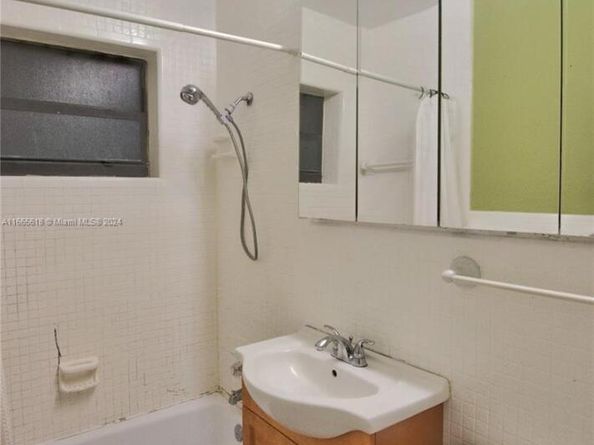 807 86th St, Miami Beach FL 33141