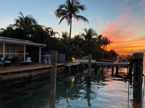 807 86th St, Miami Beach FL 33141