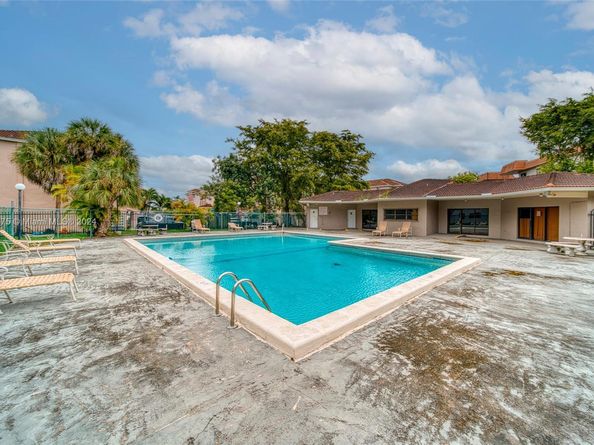 1101 SW 122nd Ave 315, Miami FL 33184