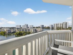 1000 W Island Blvd 1009, Aventura FL 33160