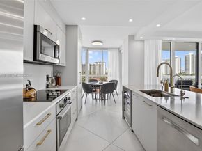 1000 W Island Blvd 1009, Aventura FL 33160